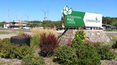 Peace Garden seeing Canadian visitors with ArriveCan